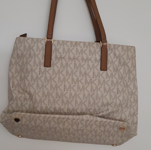 Authentic Michael kors Large Morgan Vanilla white & Brown leather trim.  Tote - Picture 2 of 8